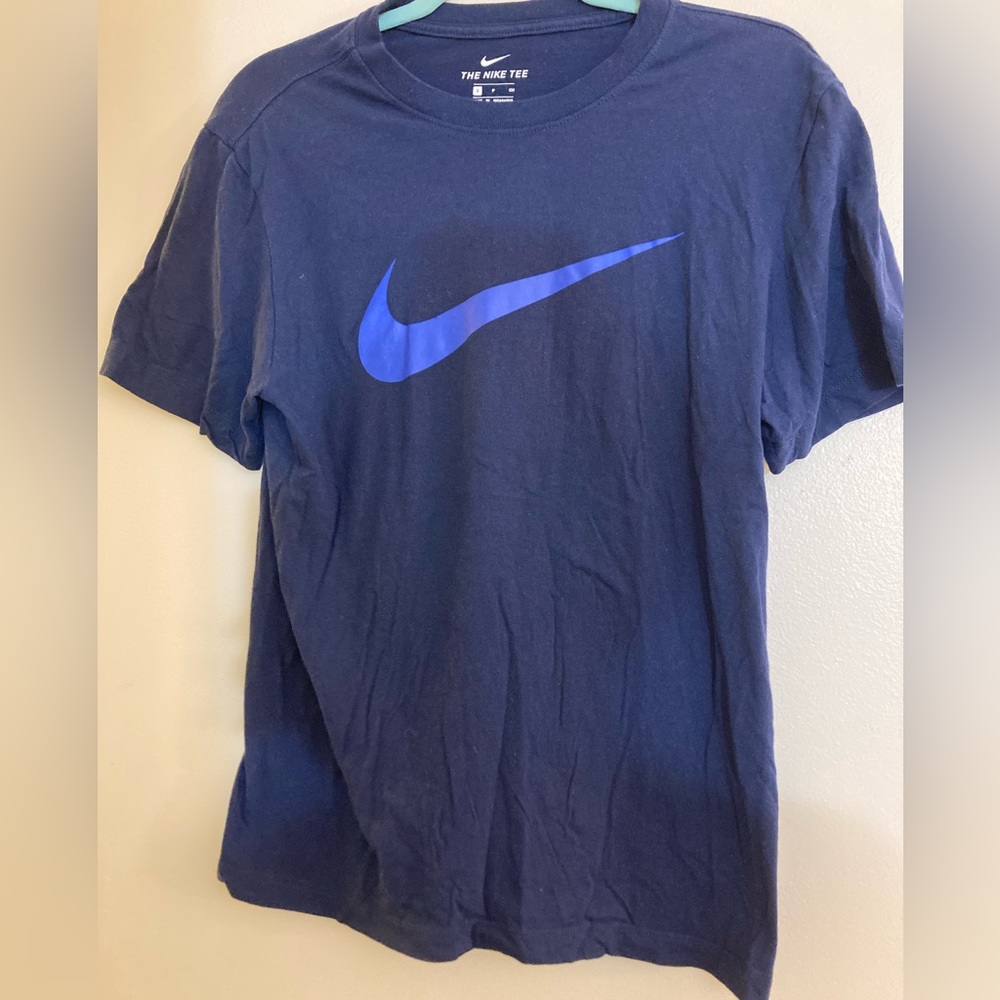 The Nike Tee, Blue with Logo in Center, T-Shirt Crewneck Short Sleeve Men S